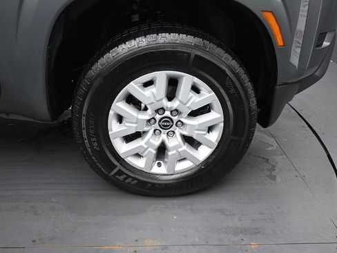 Used 2023 Nissan Frontier SV image 13
