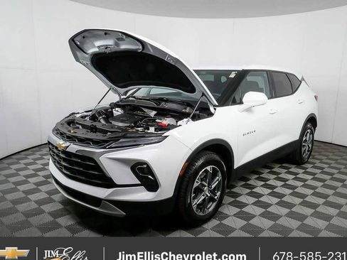 Certified 2025 Chevrolet Blazer LT FWD image 30