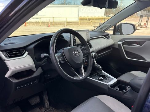 Used 2021 Toyota RAV4 Limited image 10