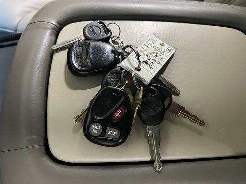 Used 2002 GMC Sierra 1500 Denali image 9