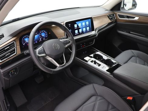 Used 2025 Volkswagen Atlas SE AWD/4WD image 15