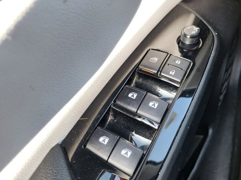 Used 2018 Toyota Prius Four Touring w/ Premium Convenience Package image 13