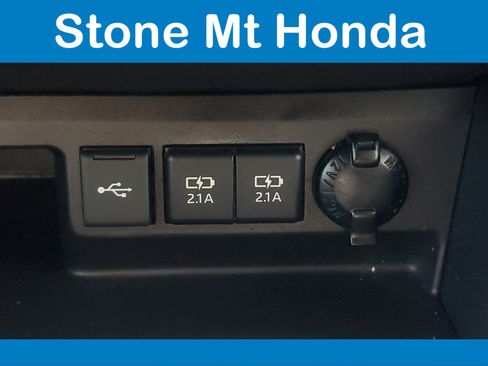 Used 2021 Toyota Highlander LE image 30