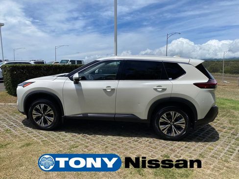 Used 2021 Nissan Rogue SV FWD image 4