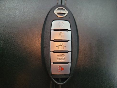 Used 2024 Nissan Altima 2.5 S FWD image 32