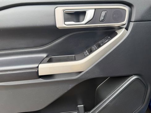 Used 2021 Ford Explorer XLT image 17