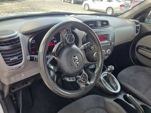 Used 2015 Kia Soul FWD image 13
