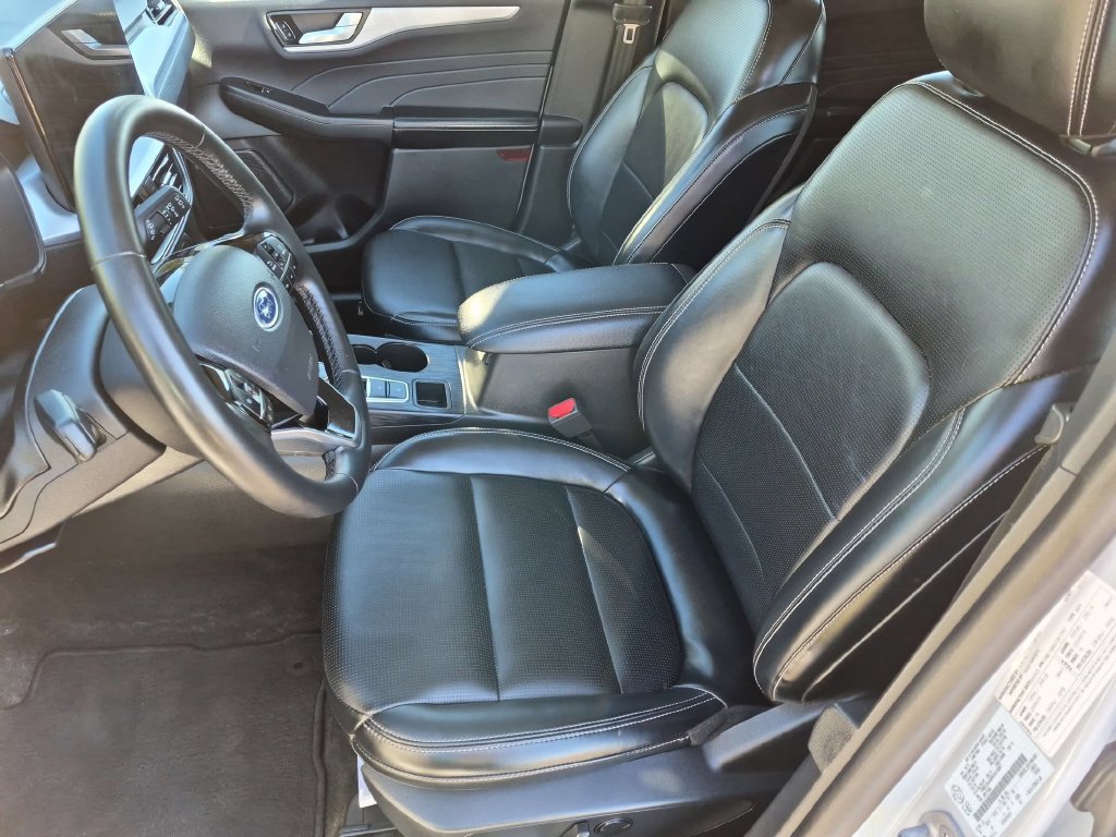 Used 2025 Ford Escape Platinum AWD/4WD image 18