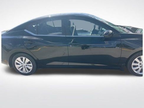 Used 2020 Nissan Sentra S image 3