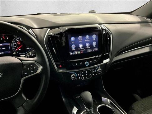 Used 2023 Chevrolet Traverse LT FWD image 8