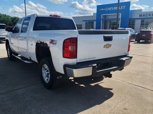 Used 2010 Chevrolet Silverado 2500 LTZ w/ LTZ Plus Package AWD/4WD image 7