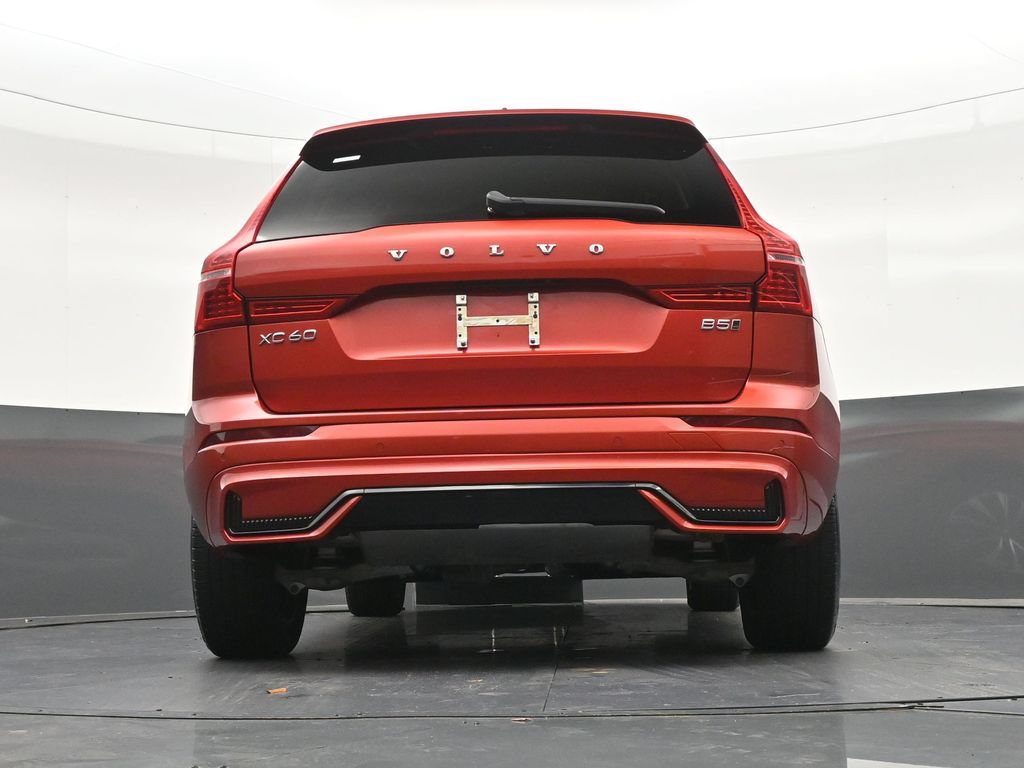 Certified 2024 Volvo XC60 B5 Core AWD/4WD image 28