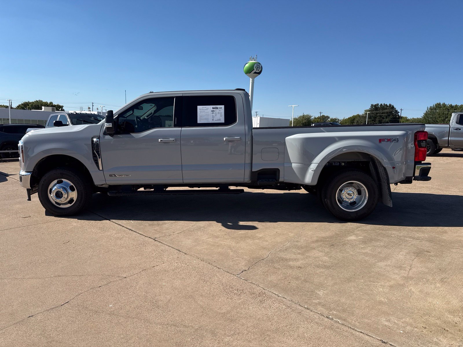 Used 2026 Ford F350 Lariat w/ Lariat Premium Package AWD/4WD image 4