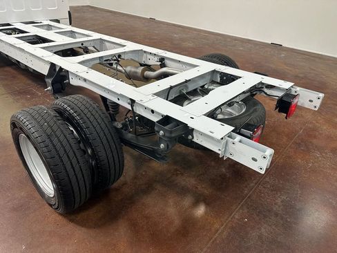 Used 2023 Ford Transit 350 DRW AWD image 47