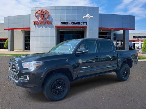 Used 2022 Toyota Tacoma SR5 w/ Technology Package RWD image 4