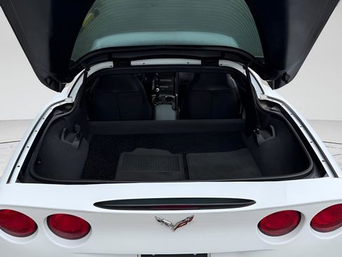 Used 2011 Chevrolet Corvette Coupe w/ 1LT RWD image 20
