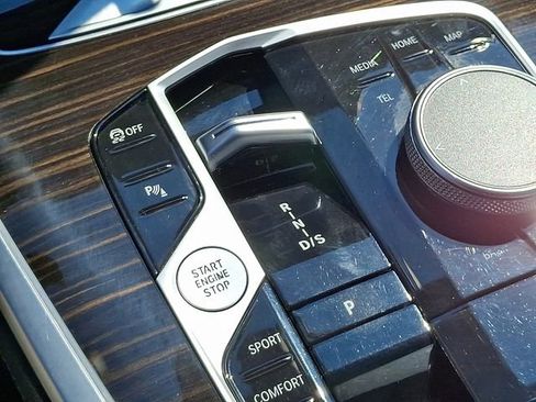 Used 2024 BMW X7 xDrive40i image 20