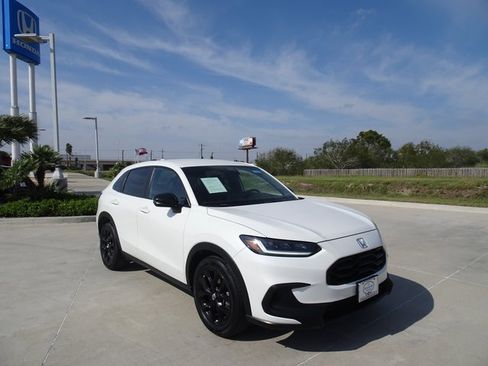 Certified 2023 Honda HR-V Sport image 3