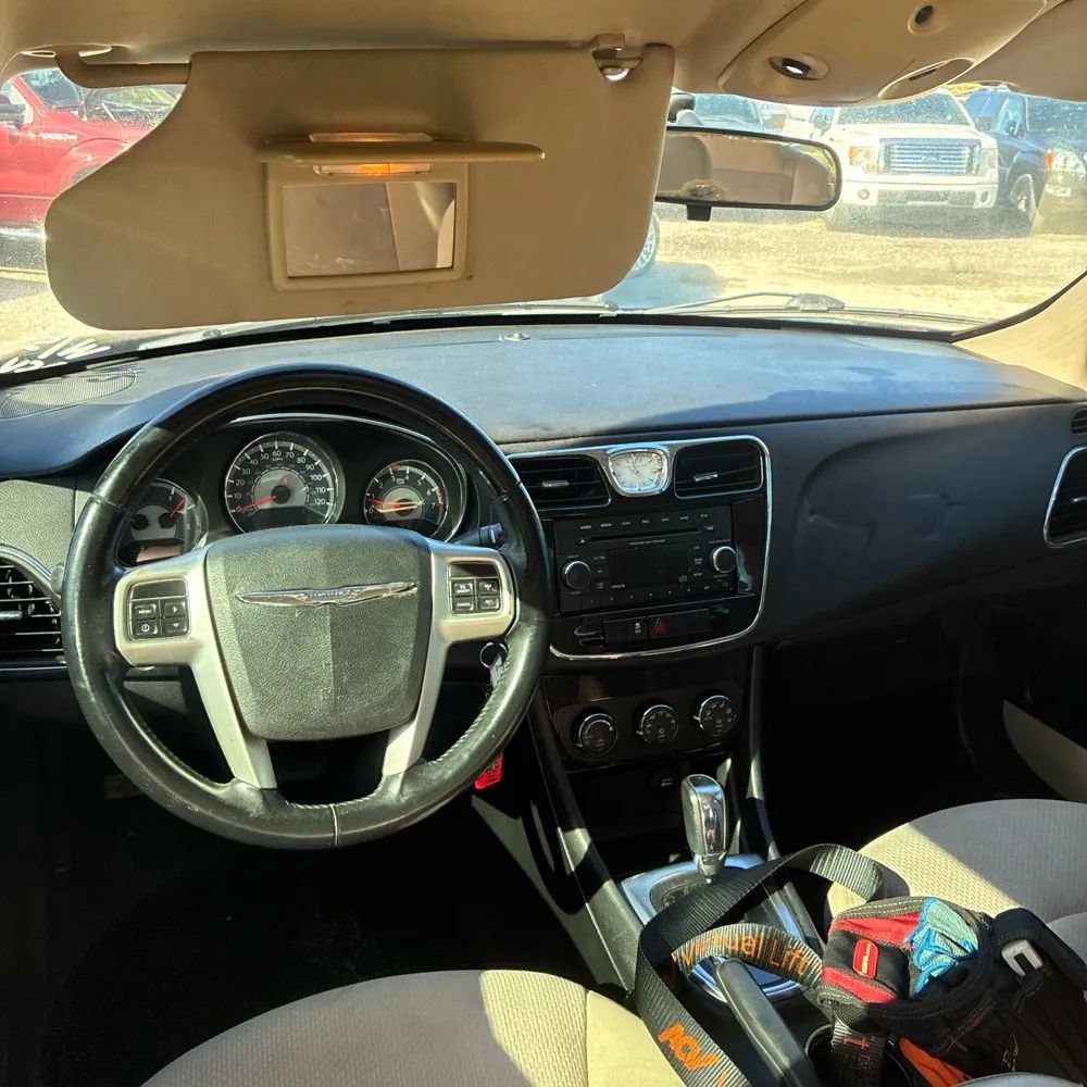 Used 2013 Chrysler 200 Touring FWD image 13