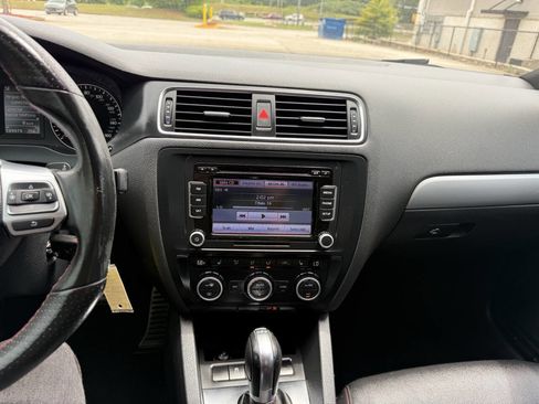 Used 2013 Volkswagen Jetta GLI Autobahn FWD image 20