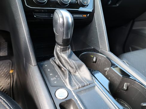 Used 2022 Volkswagen Atlas SE image 24