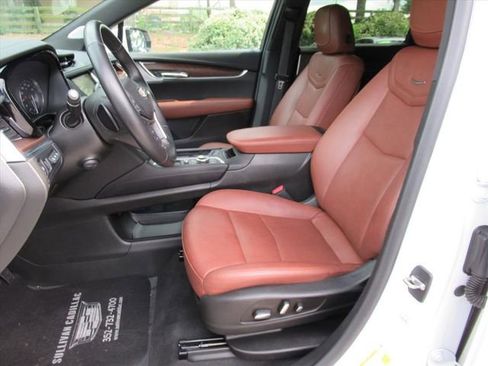 Used 2023 Cadillac XT5 Premium Luxury w/ Technology Package FWD image 17