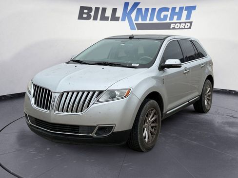 Used 2013 Lincoln MKX FWD image 1