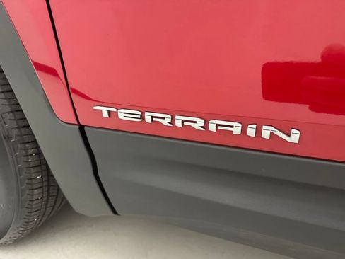 Used 2023 GMC Terrain SLE w/ Driver Convenience Package FWD image 12