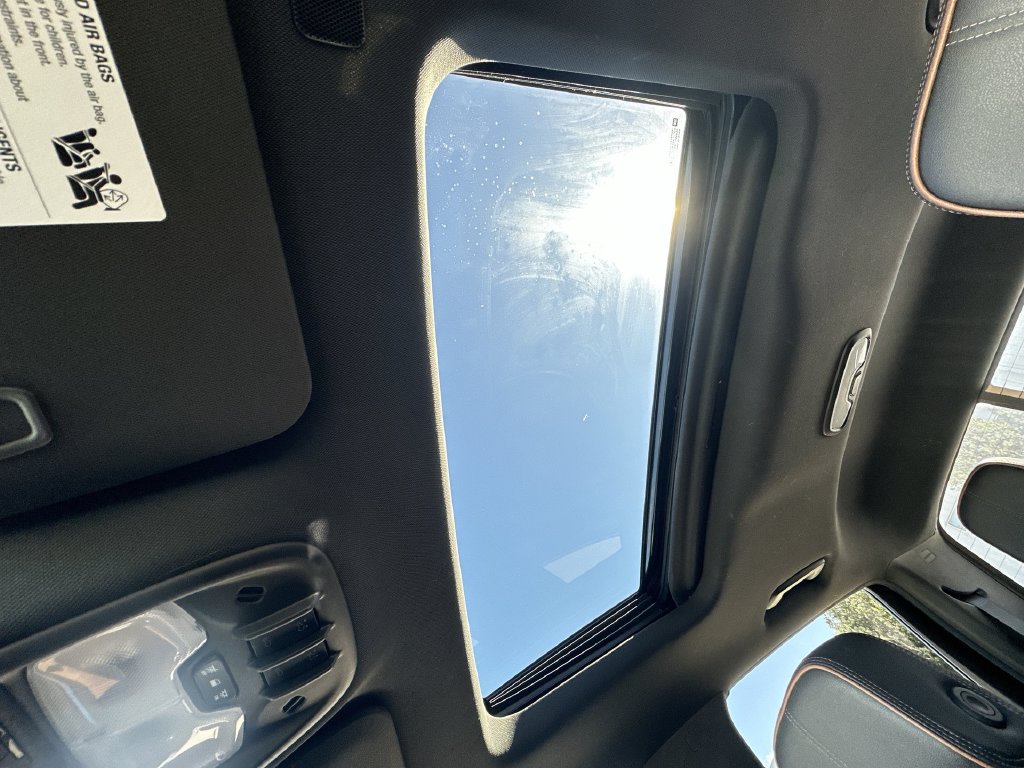 Certified 2023 GMC Canyon AT4 w/ Technology Package AWD/4WD image 19