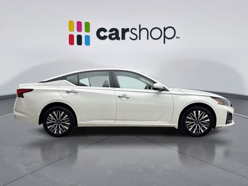 Used 2023 Nissan Altima 2.5 SV AWD/4WD image 6