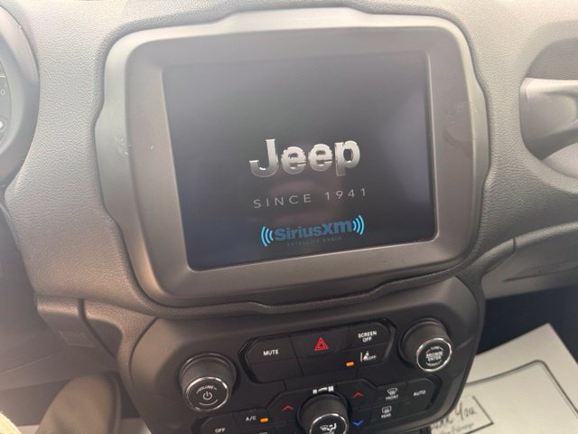 Used 2023 Jeep Renegade Latitude AWD/4WD image 20