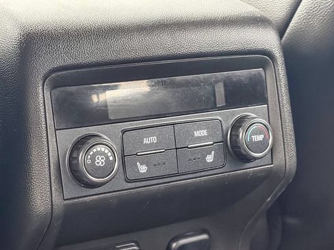 Used 2017 GMC Acadia Denali w/ Technology Package FWD image 21