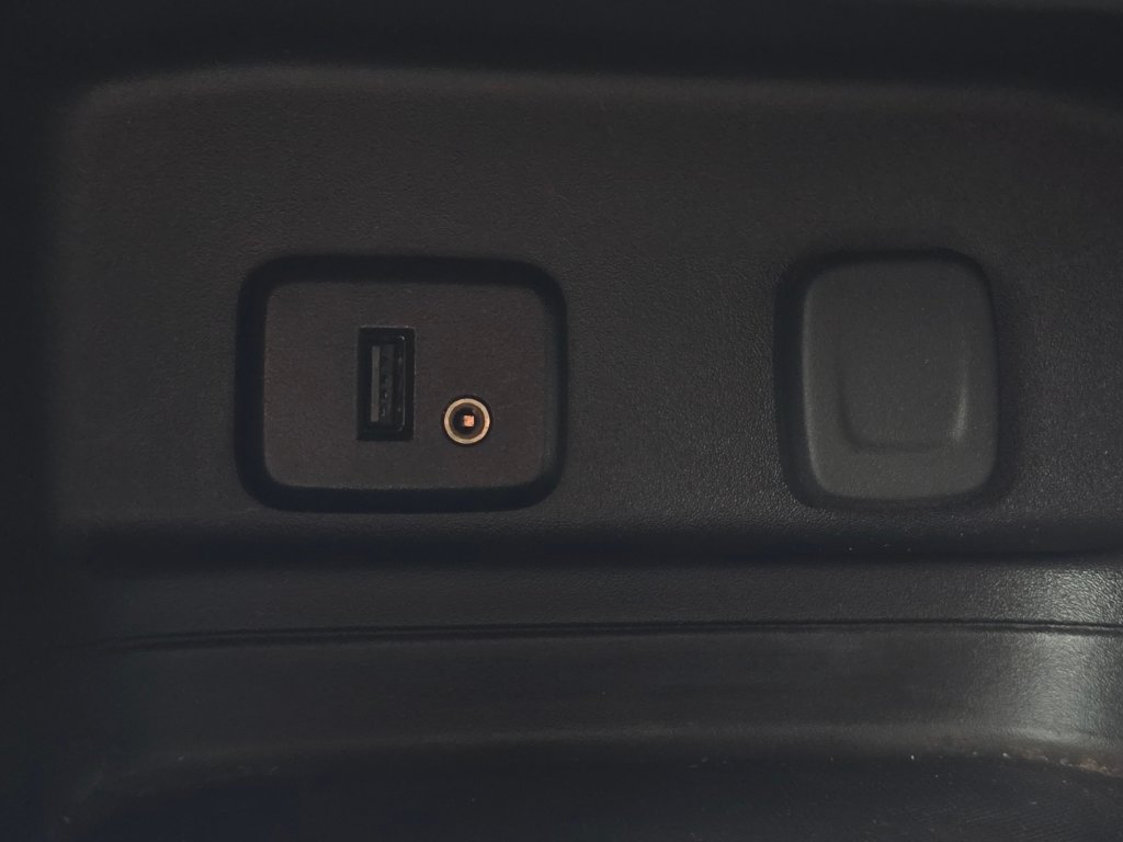 Used 2018 Chevrolet Equinox LT FWD image 37