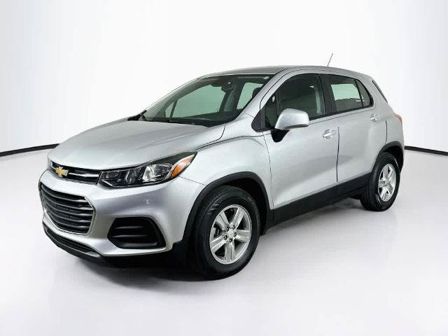 Used 2020 Chevrolet Trax LS FWD image 1