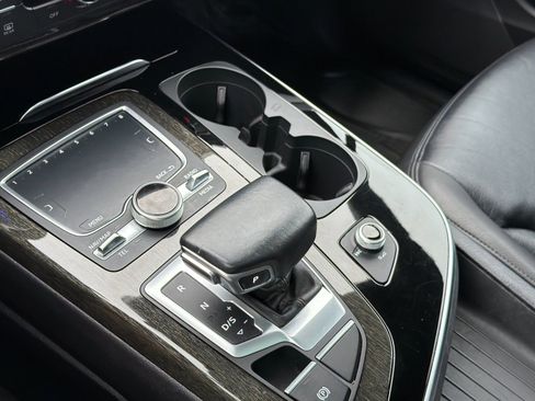 Used 2019 Audi Q7 3.0T Premium AWD/4WD image 24