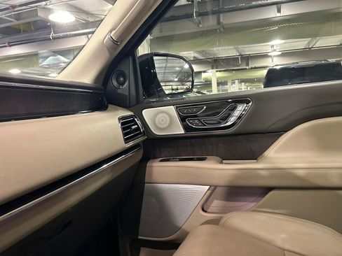 Certified 2022 Lincoln Navigator L Reserve AWD/4WD image 19
