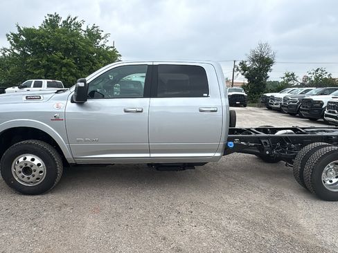 New 2026 RAM 3500 Big Horn w/ Laramie Trim Package AWD/4WD image 8