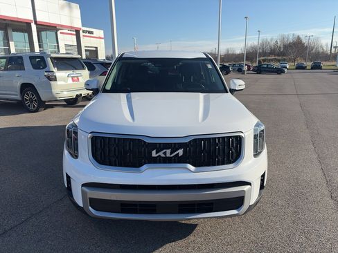 Used 2023 Kia Telluride LX image 8