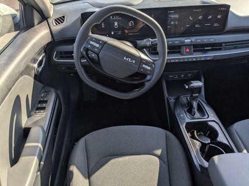 Used 2025 Kia K4 FWD image 15
