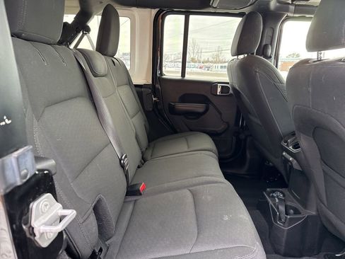 Used 2019 Jeep Wrangler Unlimited Sport S image 27