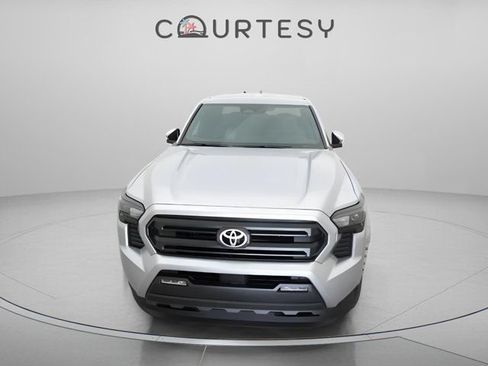 Certified 2026 Toyota Tacoma SR5 AWD/4WD image 34