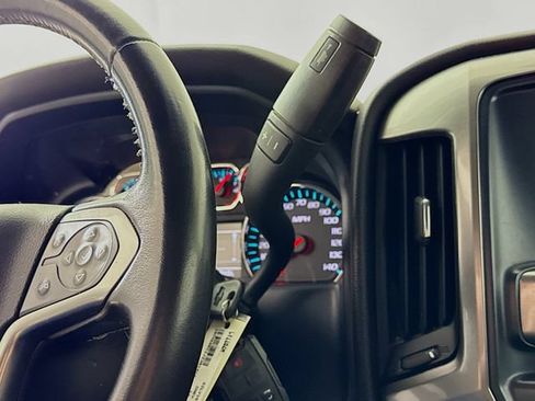 Used 2018 Chevrolet Silverado 1500 LT AWD/4WD image 17