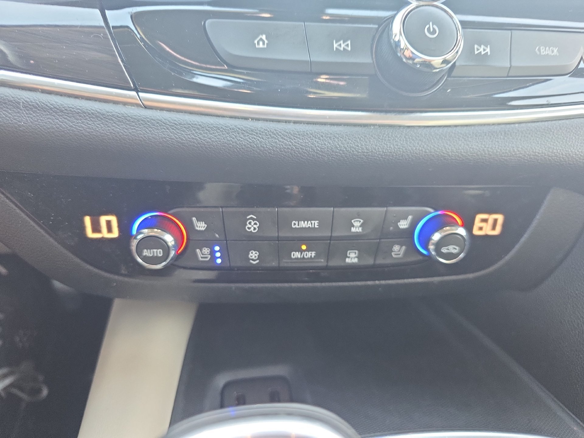 Used 2019 Buick Enclave Premium w/ Experience Buick Package AWD/4WD image 24