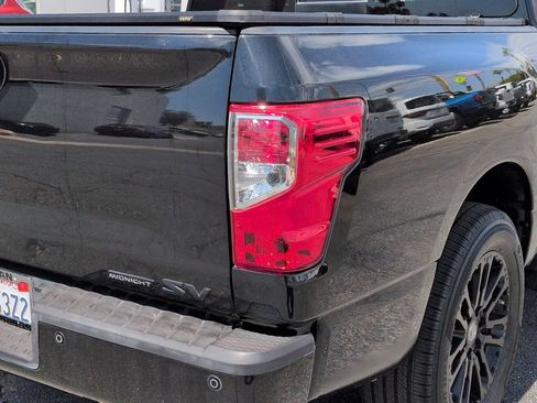 Used 2019 Nissan Titan SV w/ SV Convenience Package RWD image 11