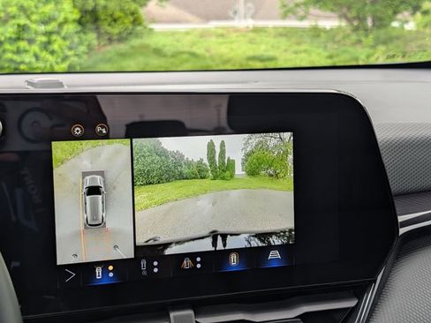 Used 2025 Chevrolet Equinox RS w/ Safety and Technology Package FWD image 19