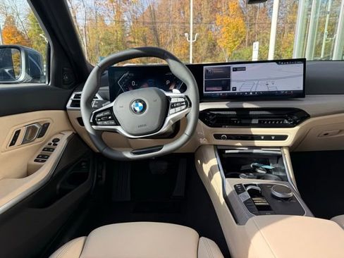 Used 2025 BMW 330i xDrive Sedan w/ Premium Package image 11