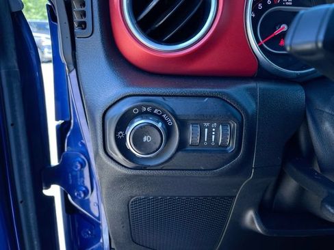 Used 2019 Jeep Wrangler Unlimited Rubicon w/ Uconnect 4C Nav & Sound Group AWD/4WD image 18