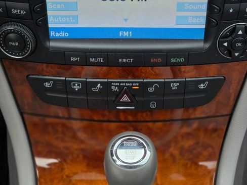 Used 2007 Mercedes-Benz E 350 4MATIC Sedan image 19