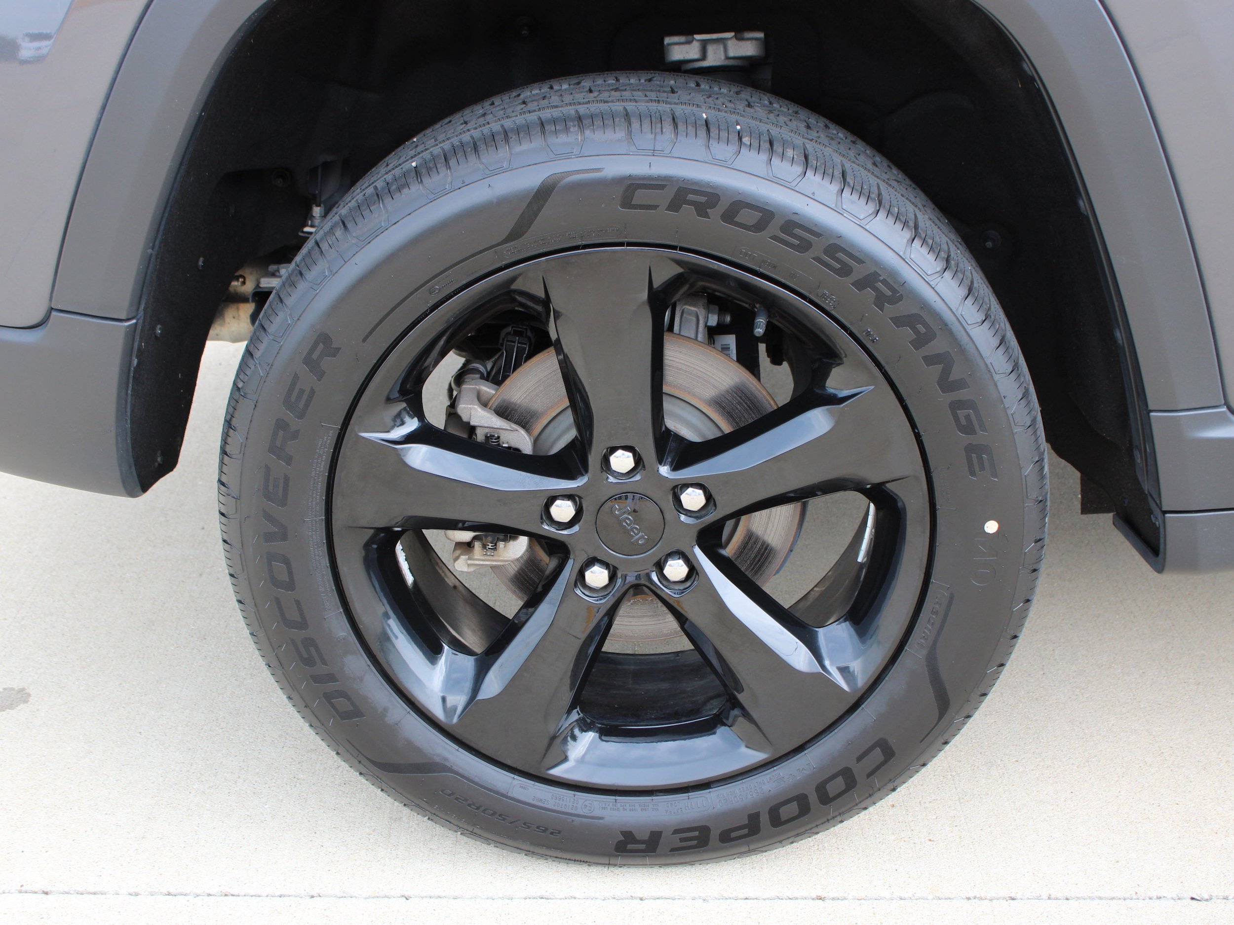 Used 2023 Jeep Grand Cherokee Altitude AWD/4WD image 13