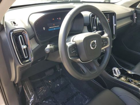 Certified 2026 Volvo XC40 B5 Plus AWD/4WD image 18